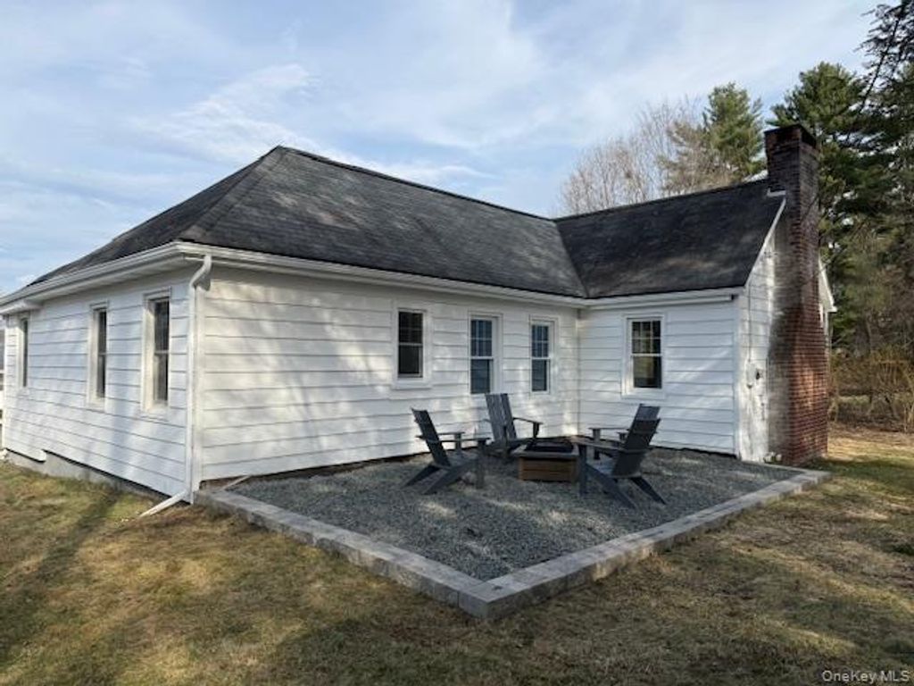 Photo of 184 S Main Street, Ellenville, NY 12428 (MLS # 980560)