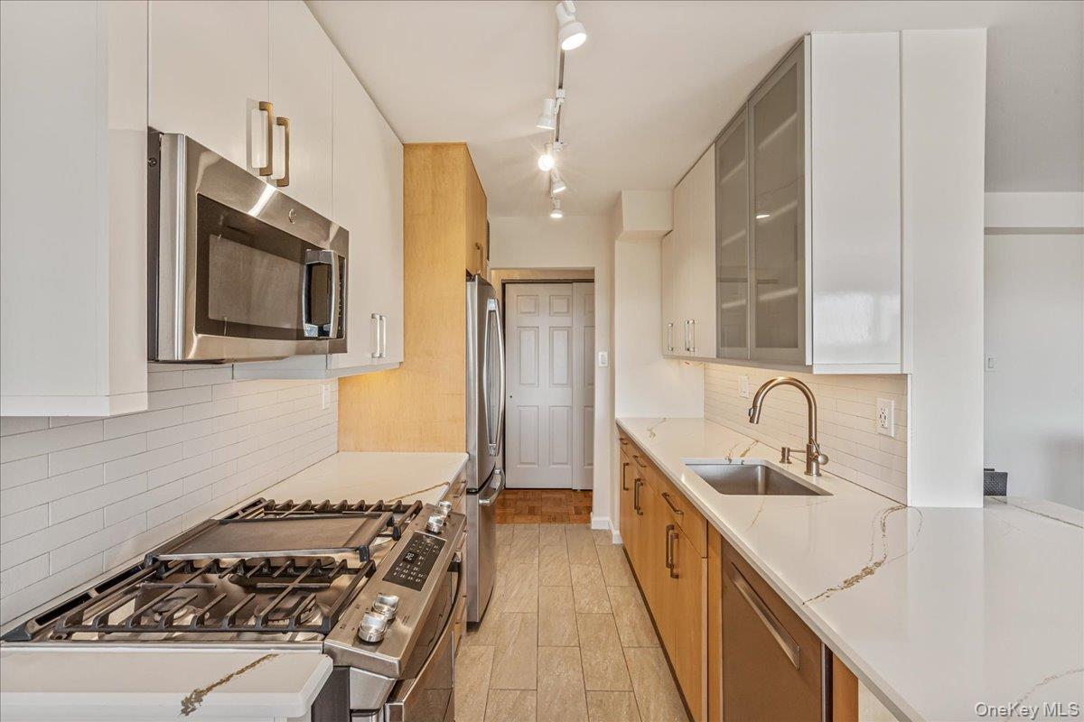 18-15 215th Street 9R