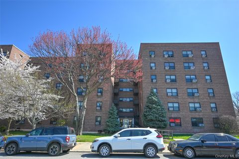 Photo of 73-11 Bell Boulevard #1F, Oakland Gardens, NY 11364 (MLS # 984557)