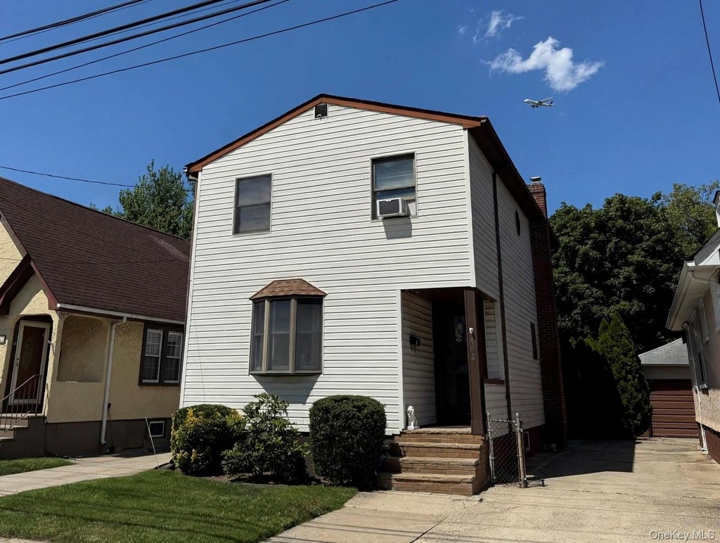 Photo of 962 Gabriel Avenue, Franklin Square, NY 11010 (MLS # 1039241)
