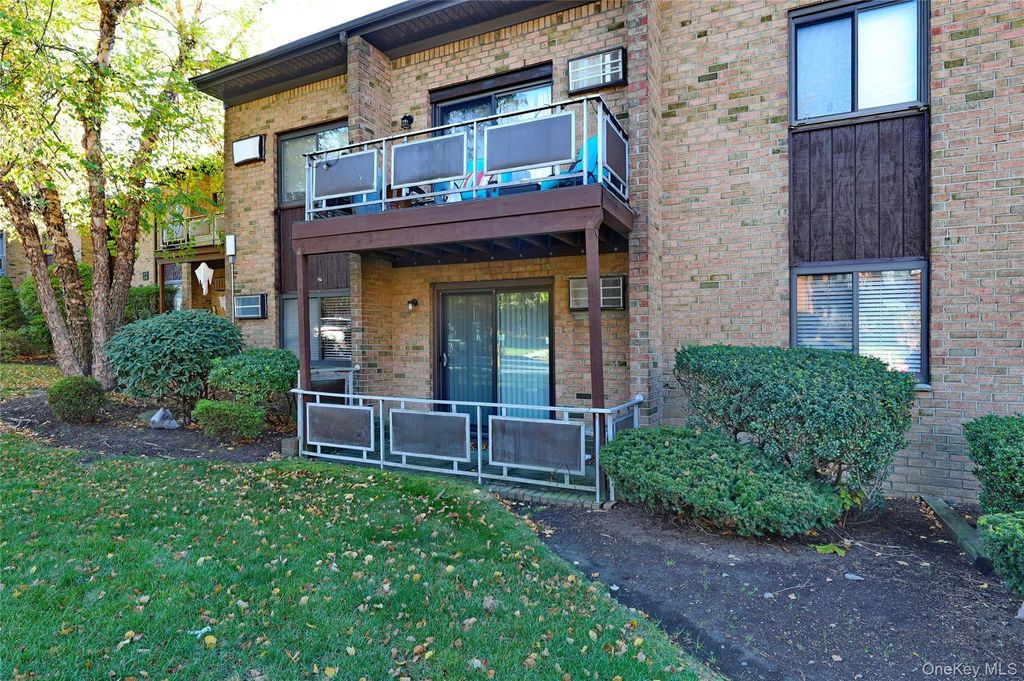 Photo of 10 Brevoort Drive #1A, Pomona, NY 10970 (MLS # 926848)