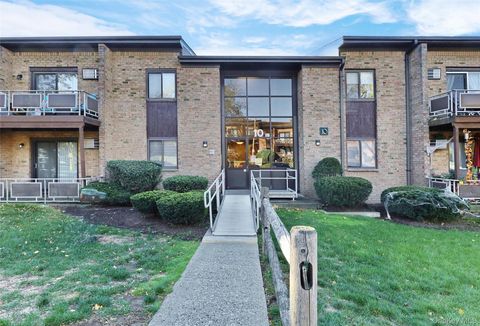 Photo of 10 Brevoort Drive #1A, Pomona, NY 10970 (MLS # 926848)