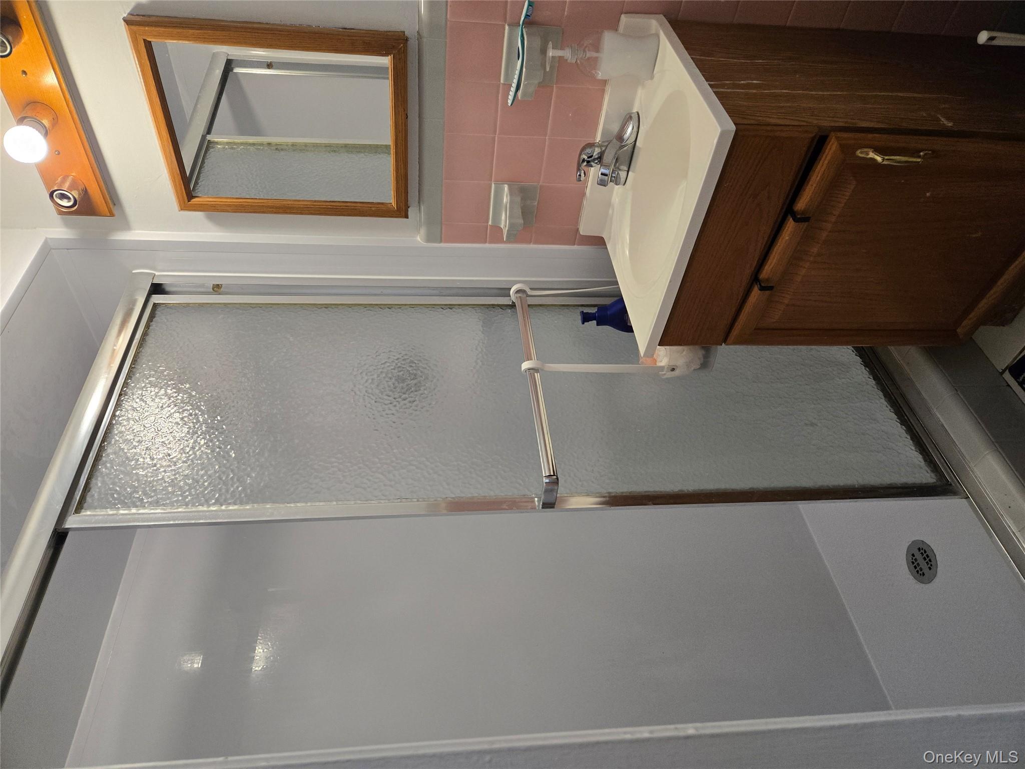 Poughkeepsie, New York 12603, United States, 4 Bedrooms Bedrooms, ,3 BathroomsBathrooms,Residential,Pending,250564