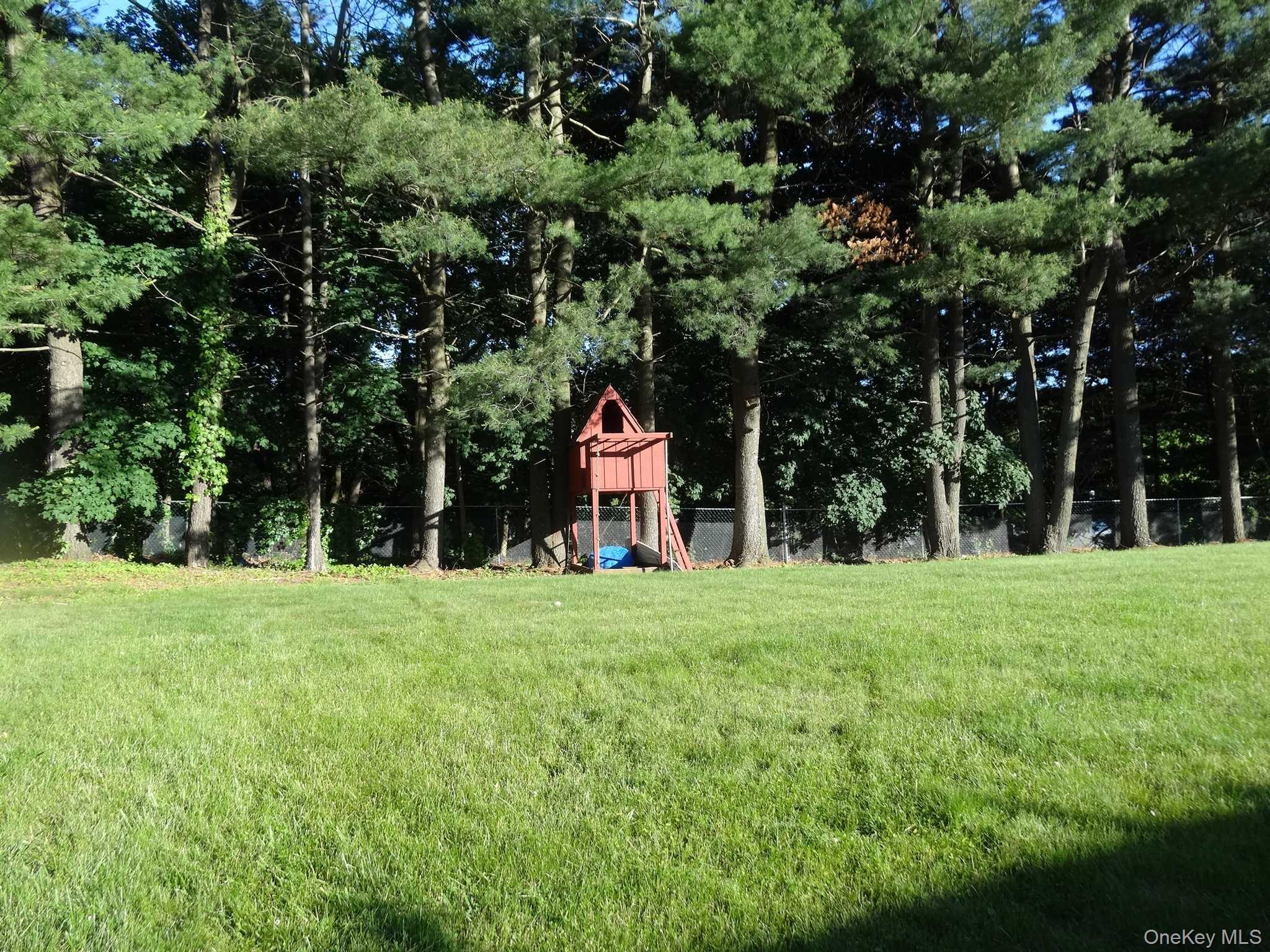 Poughkeepsie, New York 12603, United States, 4 Bedrooms Bedrooms, ,3 BathroomsBathrooms,Residential,Pending,250564