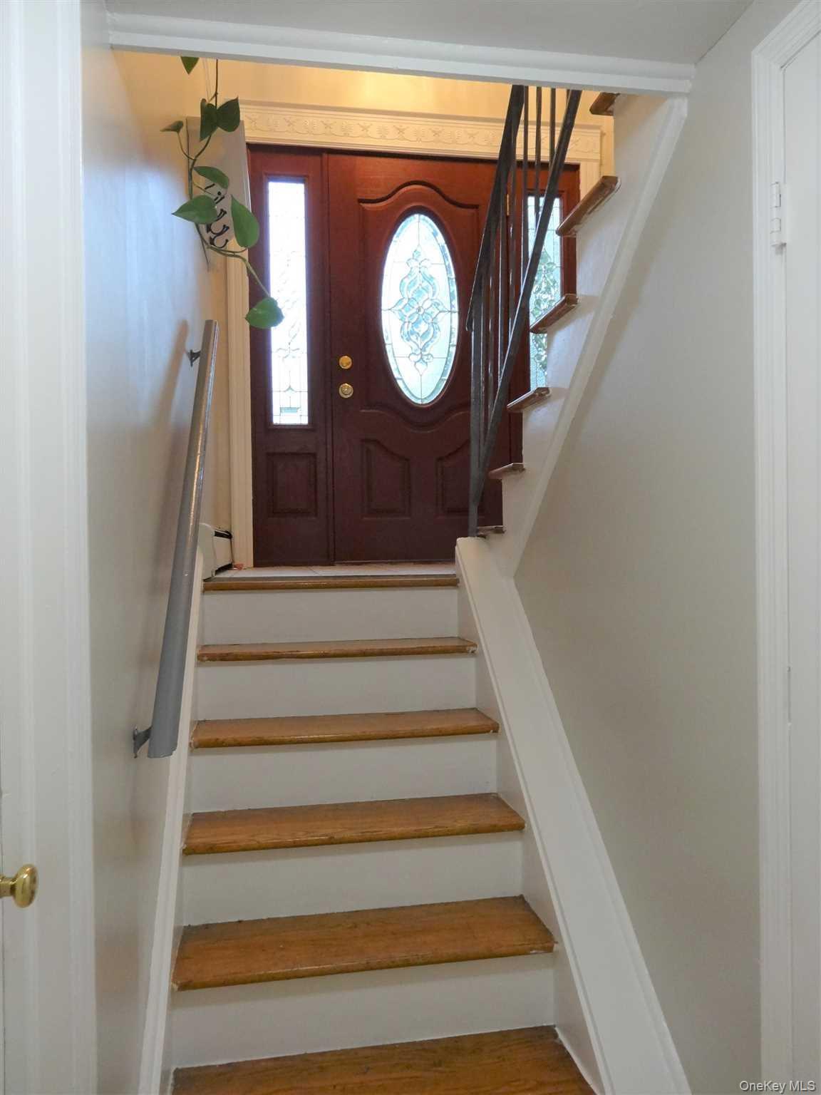 Poughkeepsie, New York 12603, United States, 4 Bedrooms Bedrooms, ,3 BathroomsBathrooms,Residential,Pending,250564