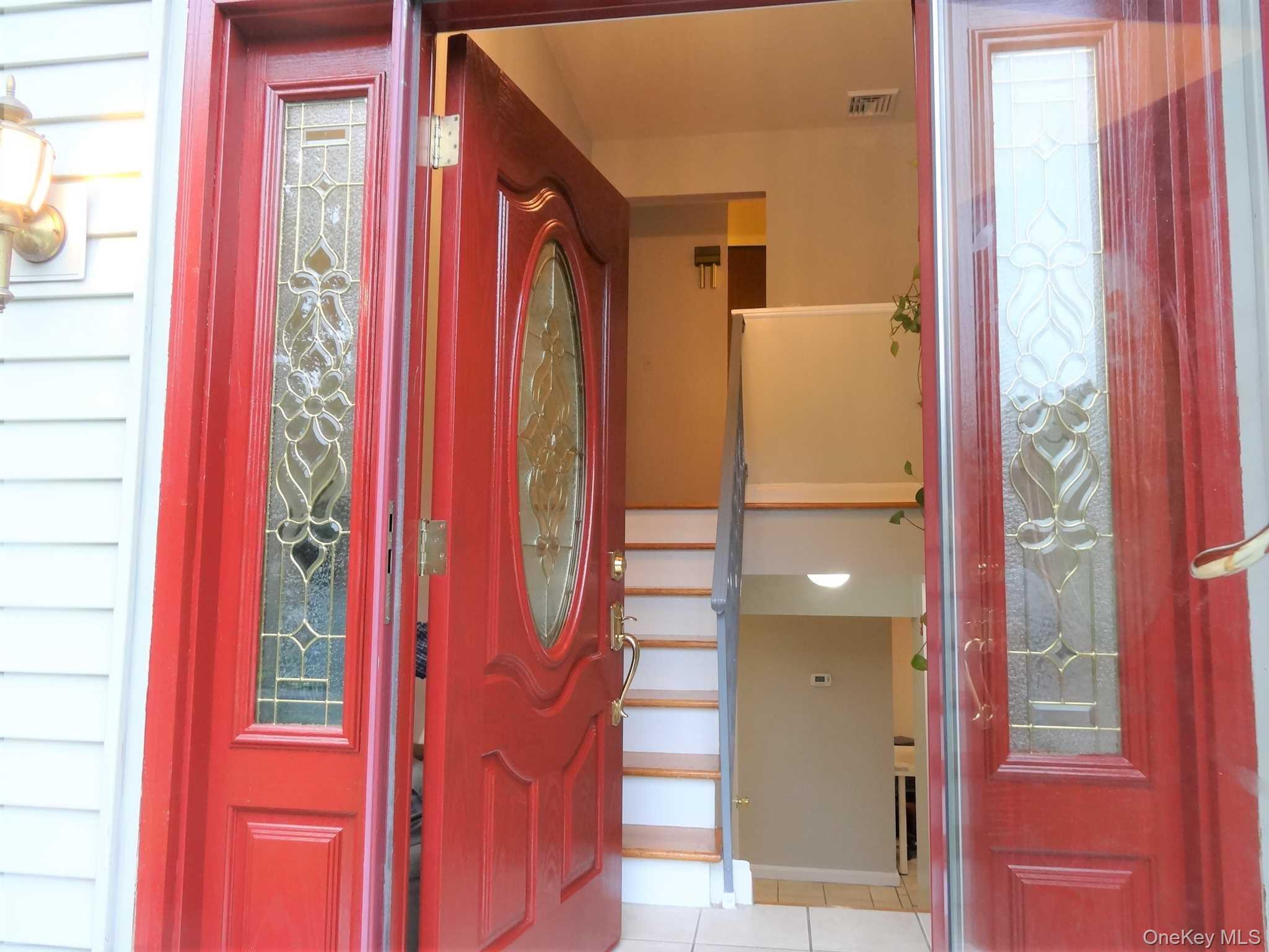 Poughkeepsie, New York 12603, United States, 4 Bedrooms Bedrooms, ,3 BathroomsBathrooms,Residential,Pending,250564