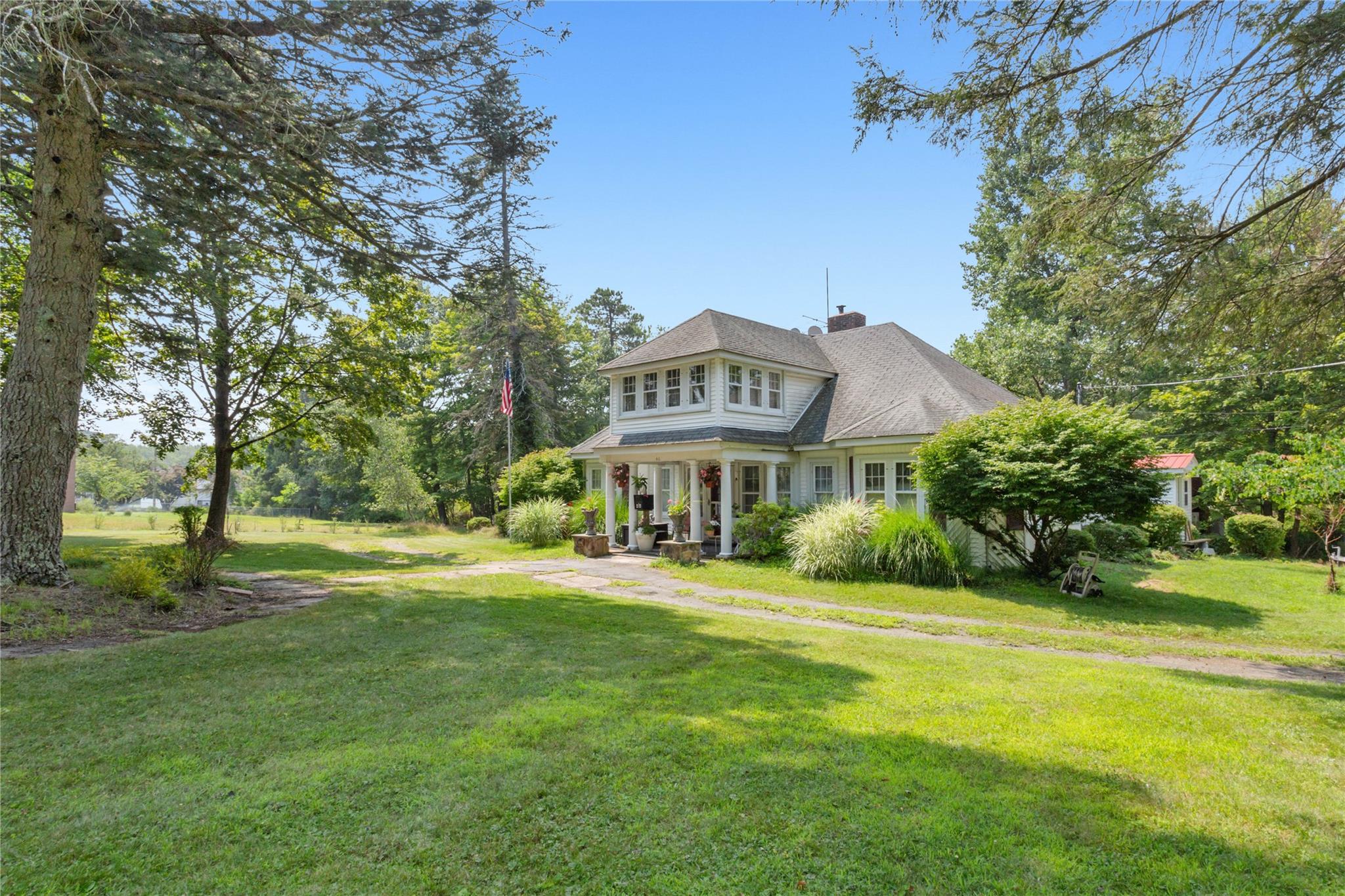 46 Lakewood Avenue