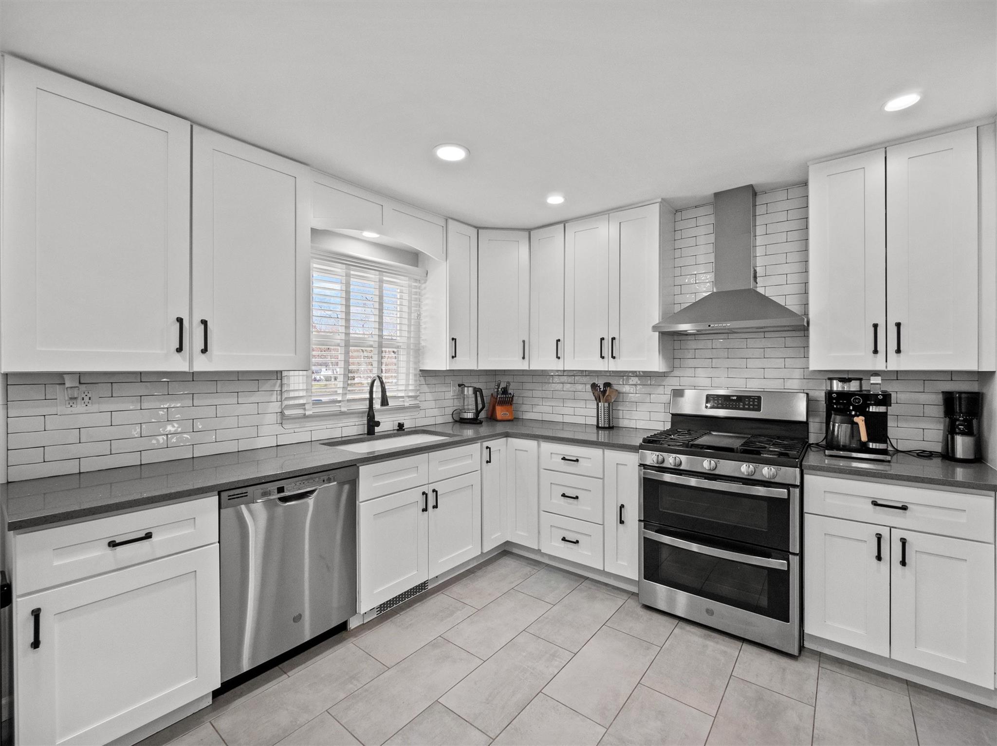 55 Goebel Road, New City, New York image 4