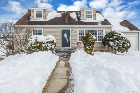 11 Barbara Drive Farmingdale NY 11735