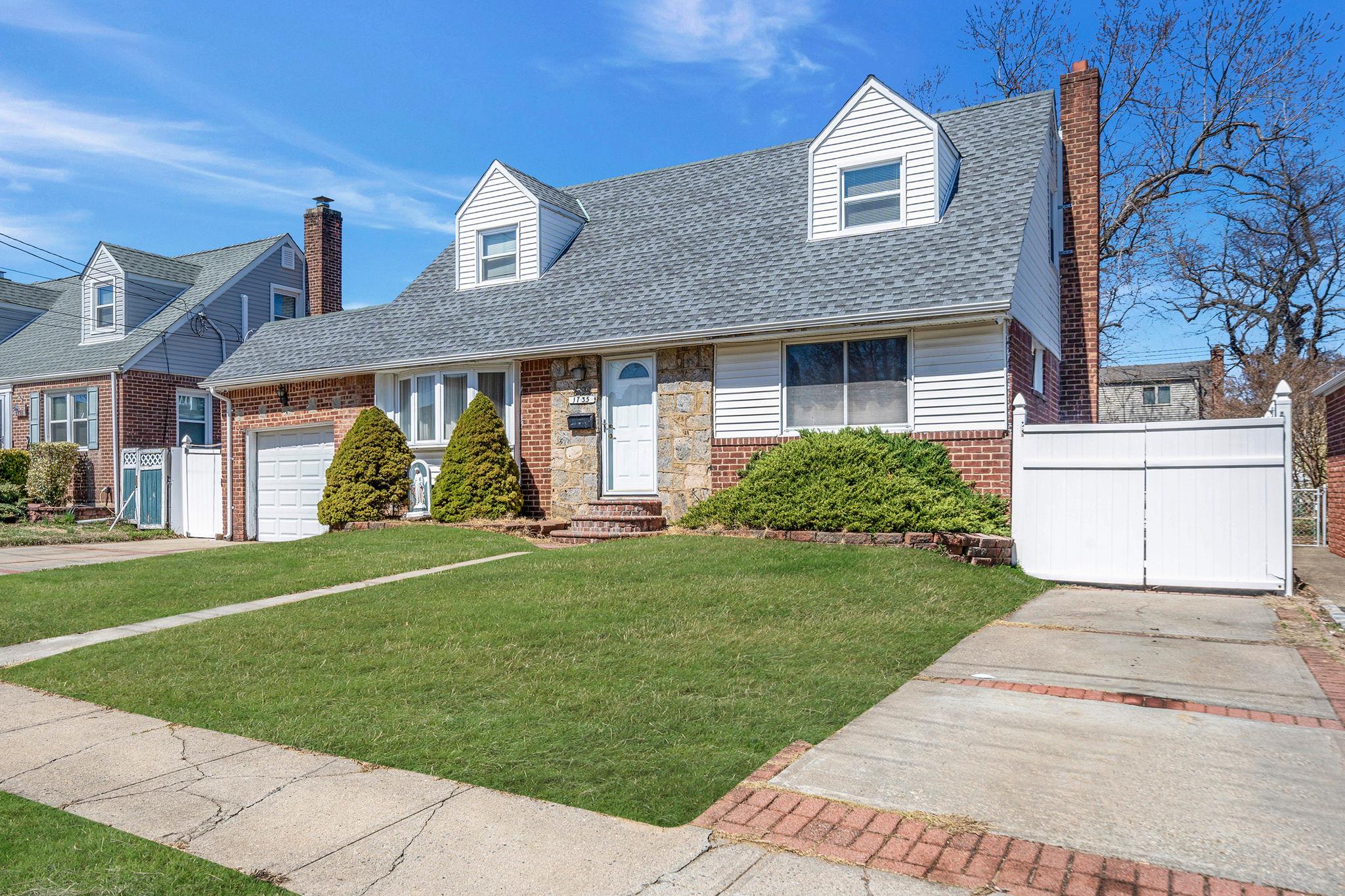 1735 Broadway, New Hyde Park, New York image 2