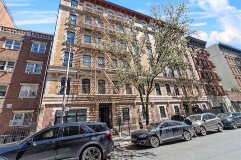 178 E 2 1B New York (Manhattan) NY 10009