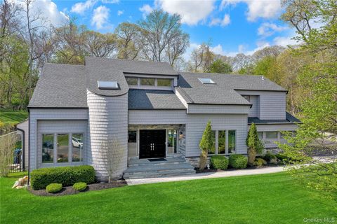 Photo of 24 Allyson Place, East Setauket, NY 11733 (MLS # 990566)