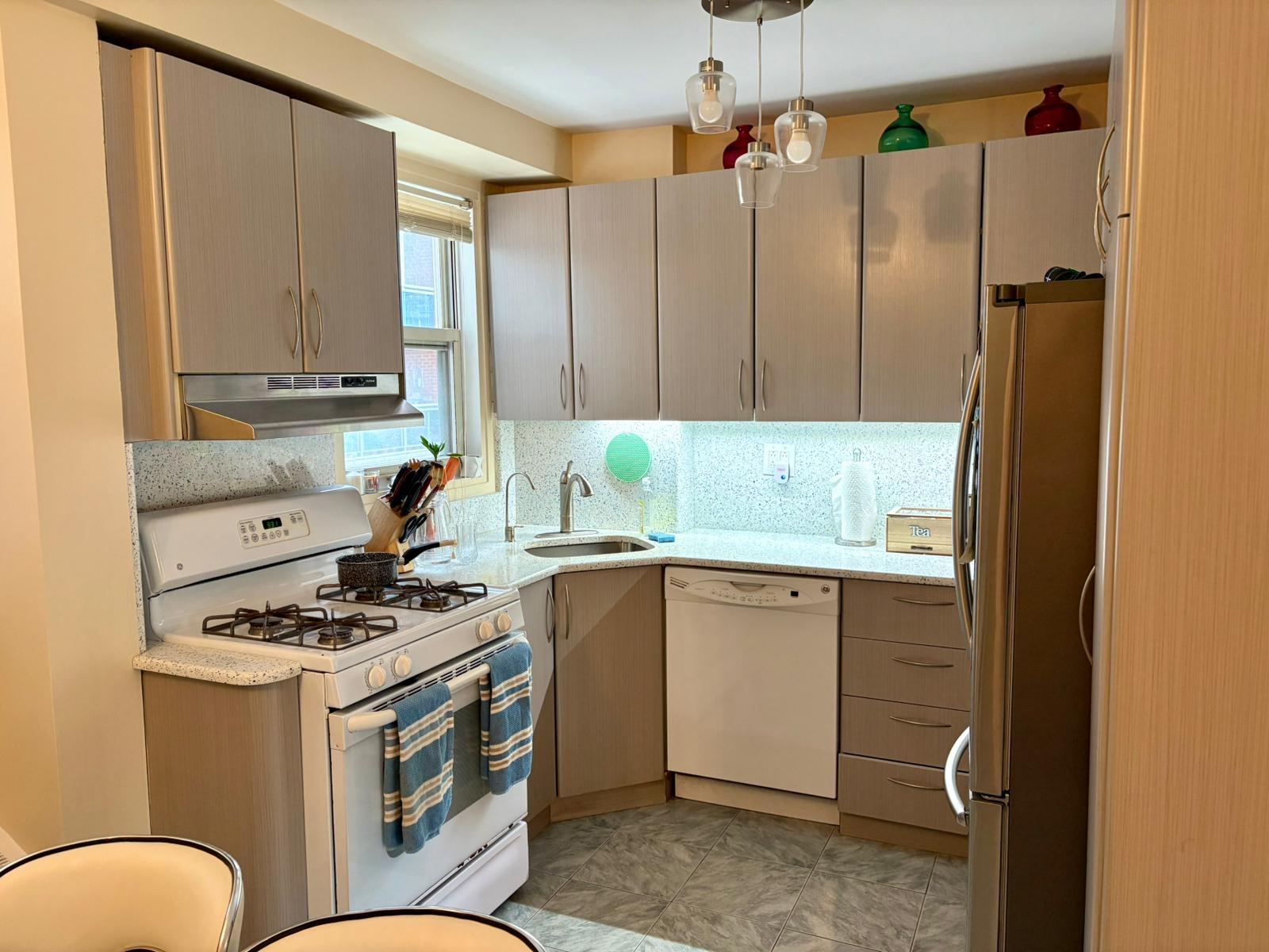 98-05 63 Road #5J, Rego Park, New York image 3