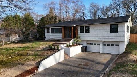 36 Storyland Lane East Setauket NY 11733