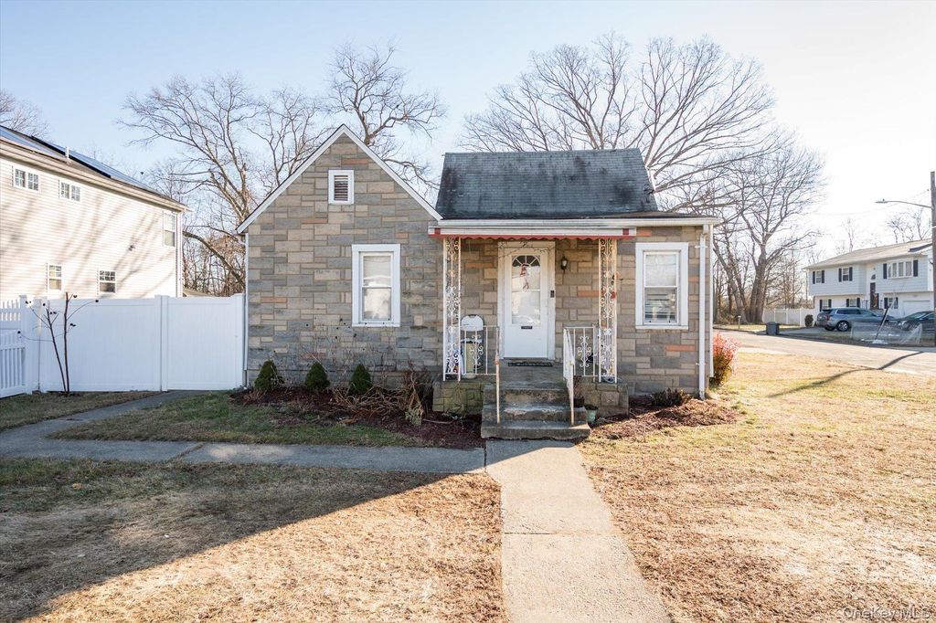 Photo of 283 Washington Avenue, Amityville, NY 11701 (MLS # 951417)