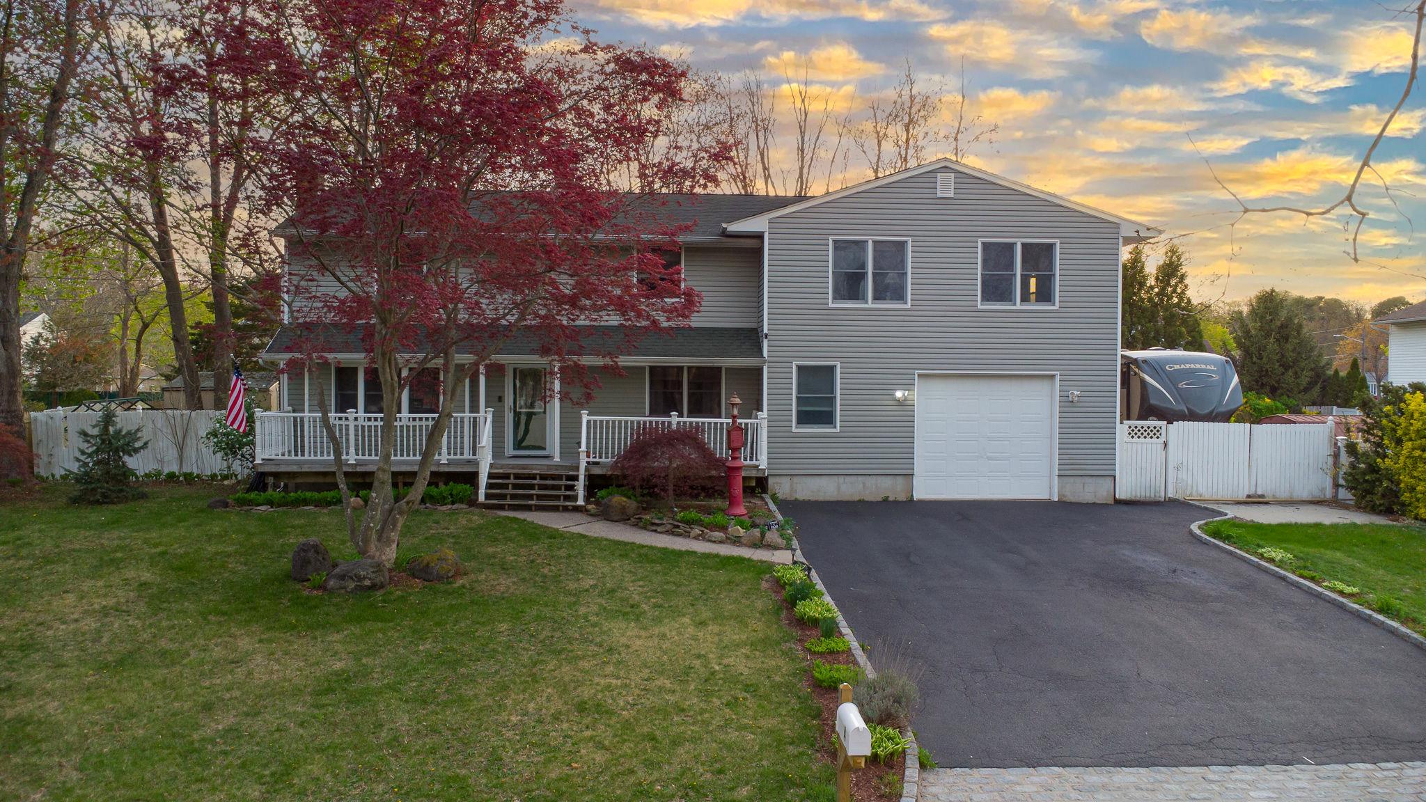 4 Young Rd. Rd, Coram, New York image 3