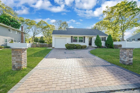 Photo of 39 Superior Street, Port Jefferson Station, NY 11776 (MLS # 1048895)