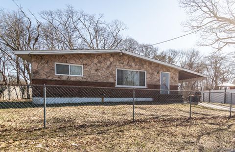 Homes For Sale - 19 Dawn Crescent<br/> Central Islip, NY 11722