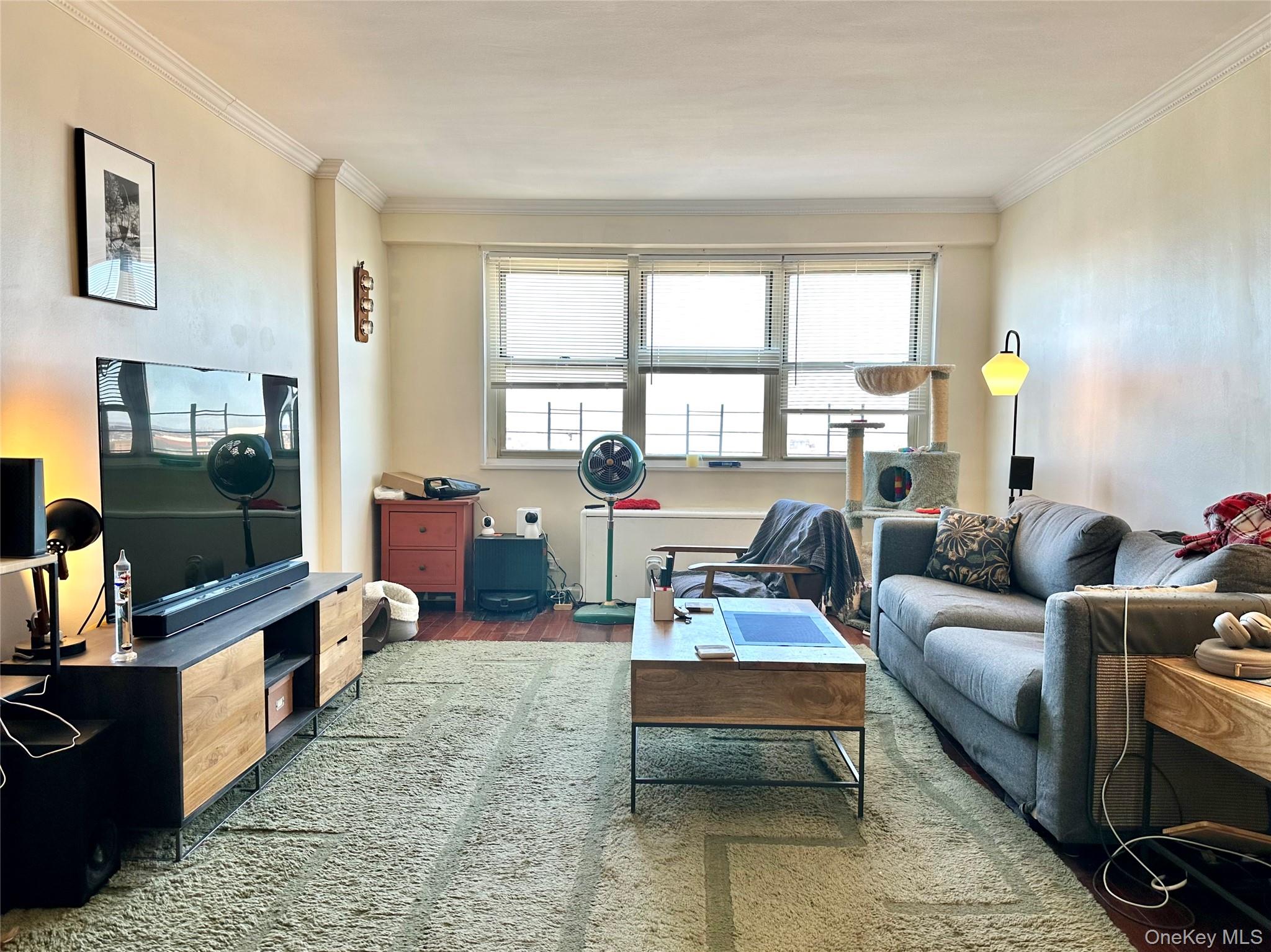 MLS: 976374