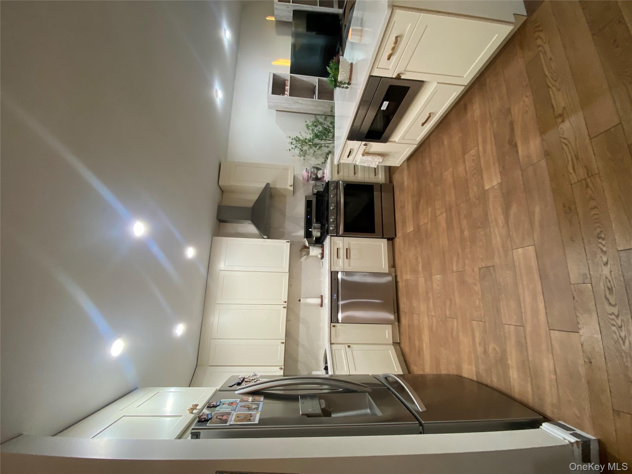 13-36 Robin Lane 70 U