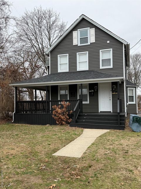 Photo of 11 Haab Avenue, Babylon, NY 11702 (MLS # 971296)
