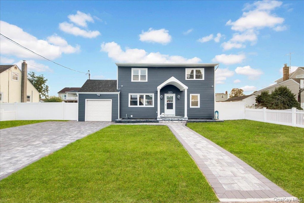 Photo of 427 36th Street, Lindenhurst, NY 11757 (MLS # 1063642)