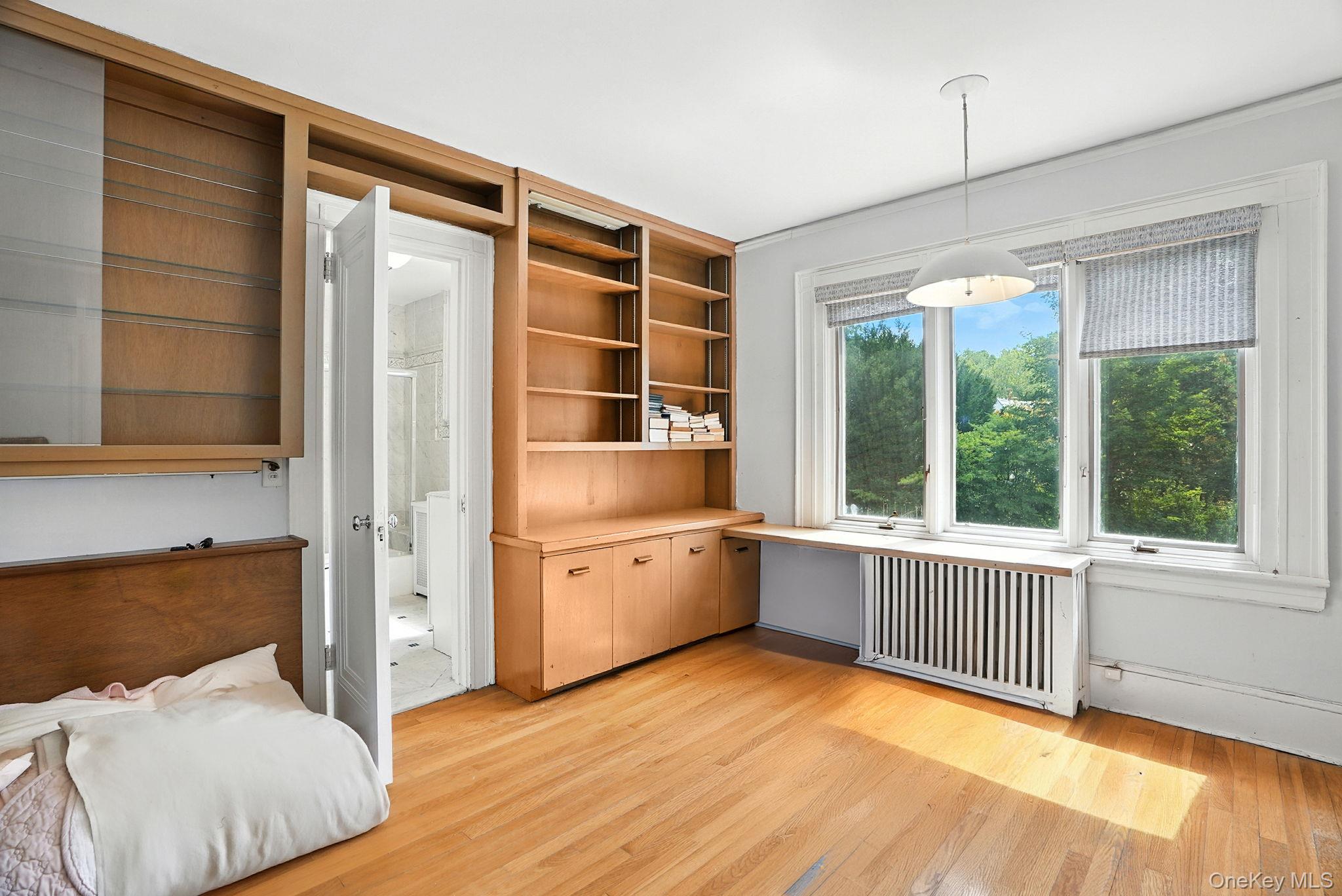 White Plains, New York 10605, United States, 4 Bedrooms Bedrooms, ,4 BathroomsBathrooms,Residential,Active,204155