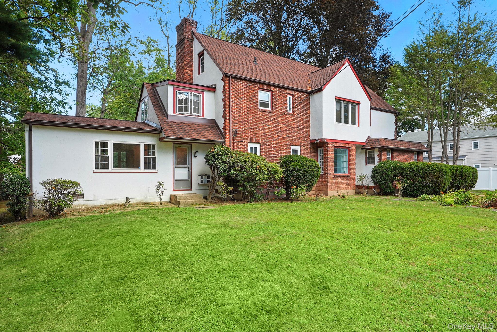 White Plains, New York 10605, United States, 4 Bedrooms Bedrooms, ,4 BathroomsBathrooms,Residential,Active,204155