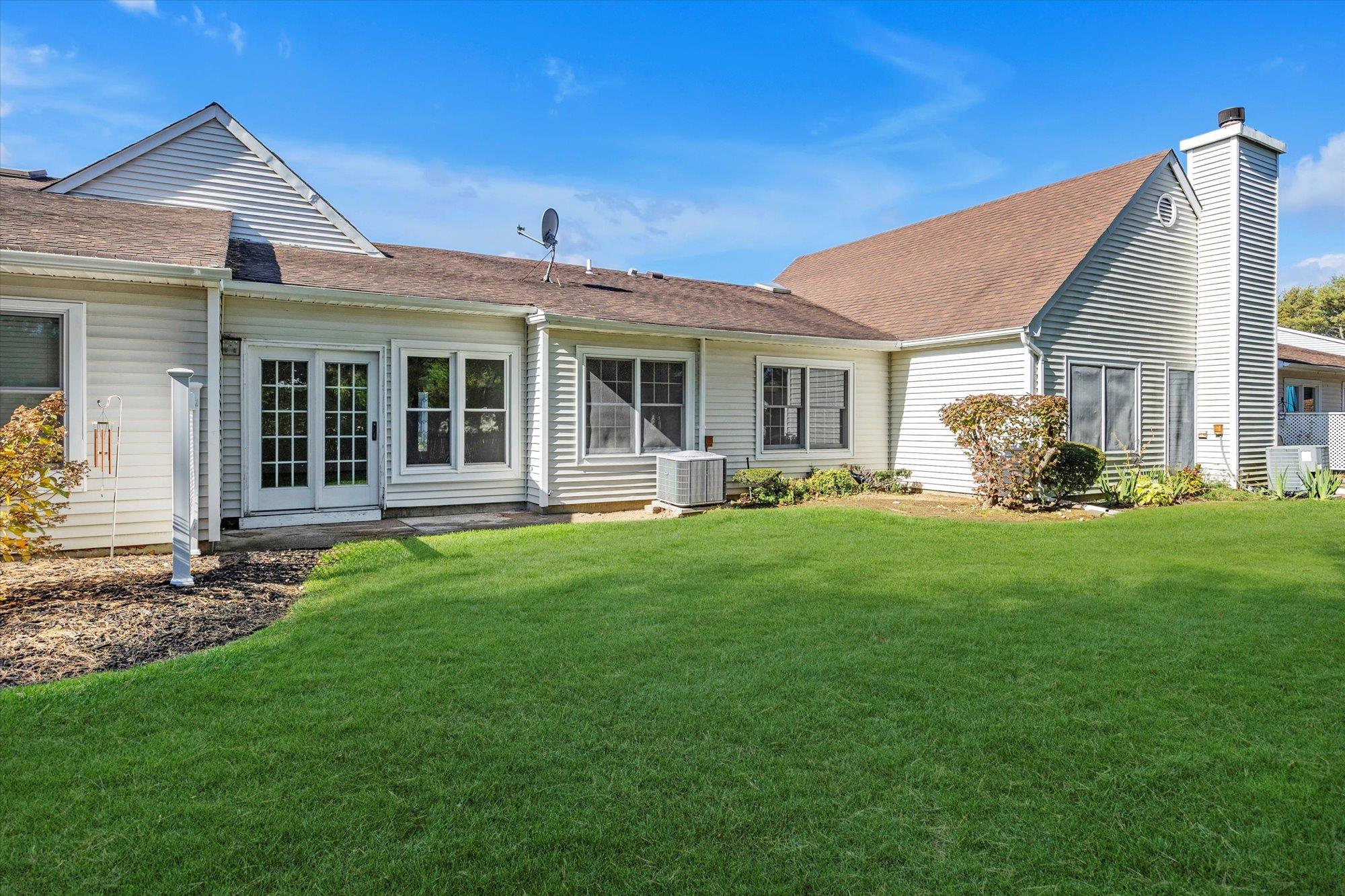 23 Standish Drive #23, Mount Sinai, New York image 2