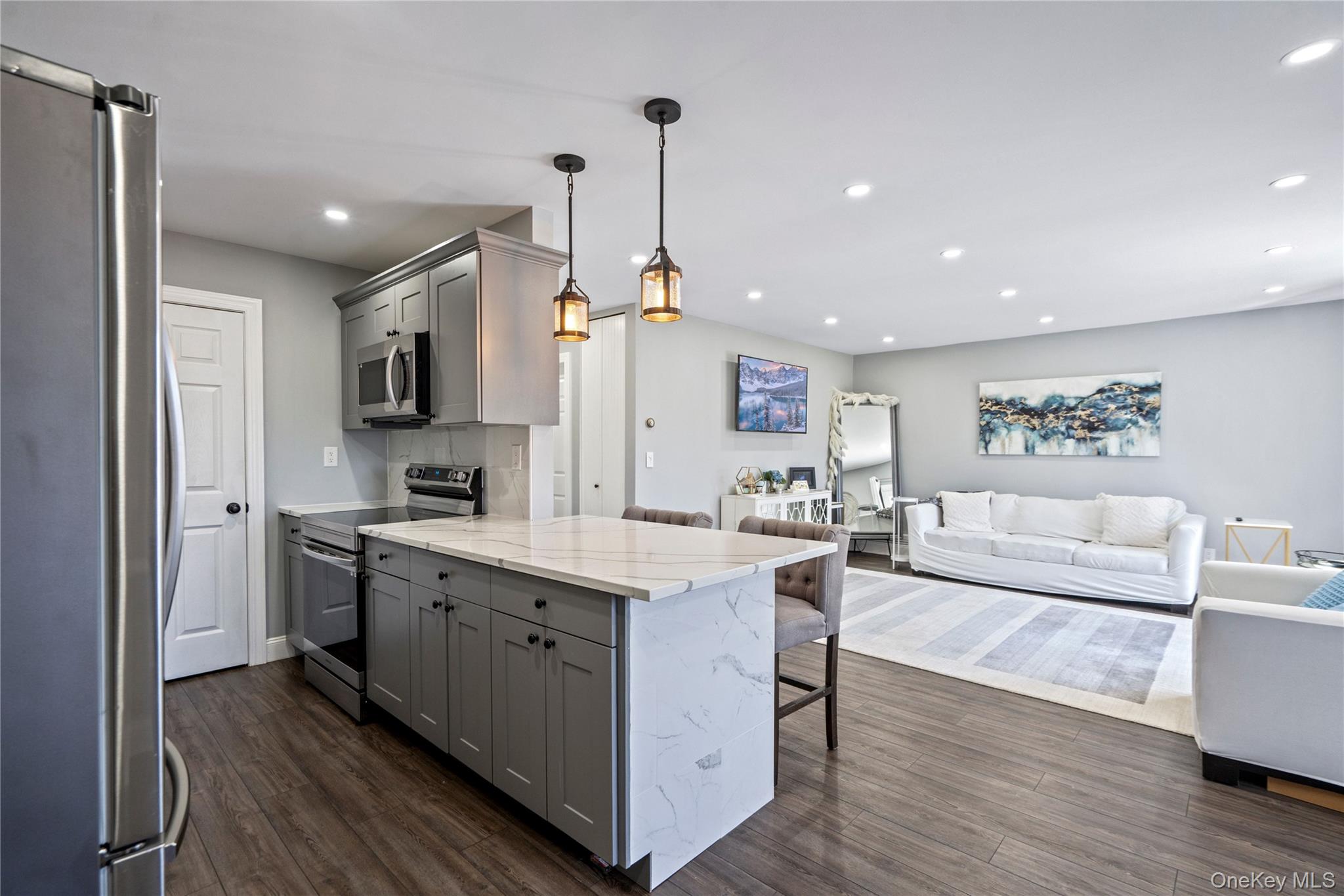 24 Richmond Boulevard 4B