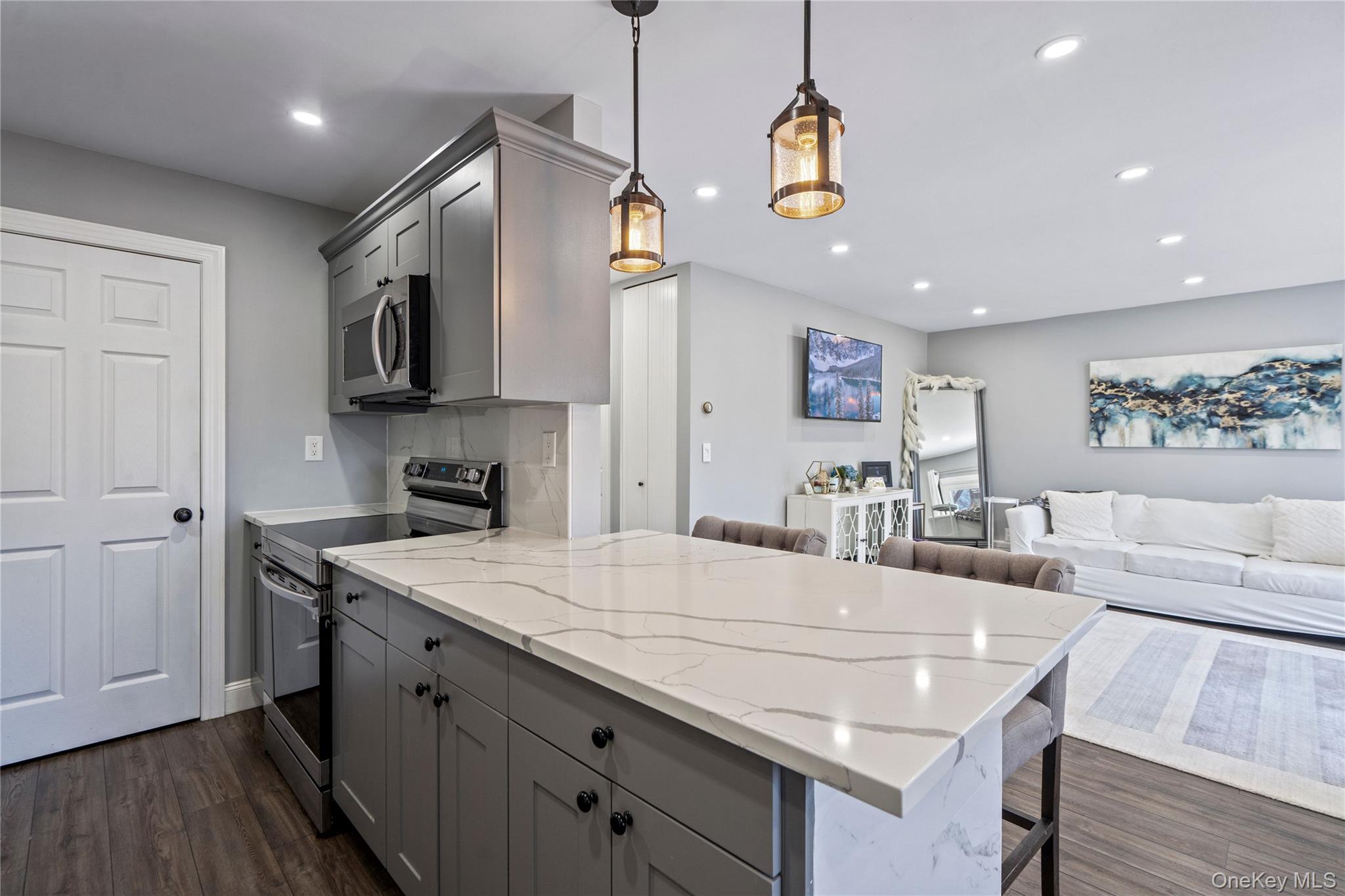 24 Richmond Boulevard 4B