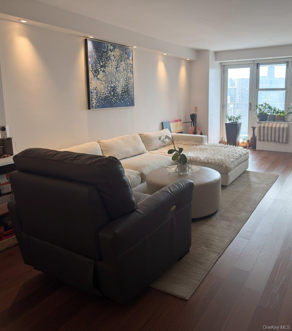 138-10 Franklin Avenue 16PH