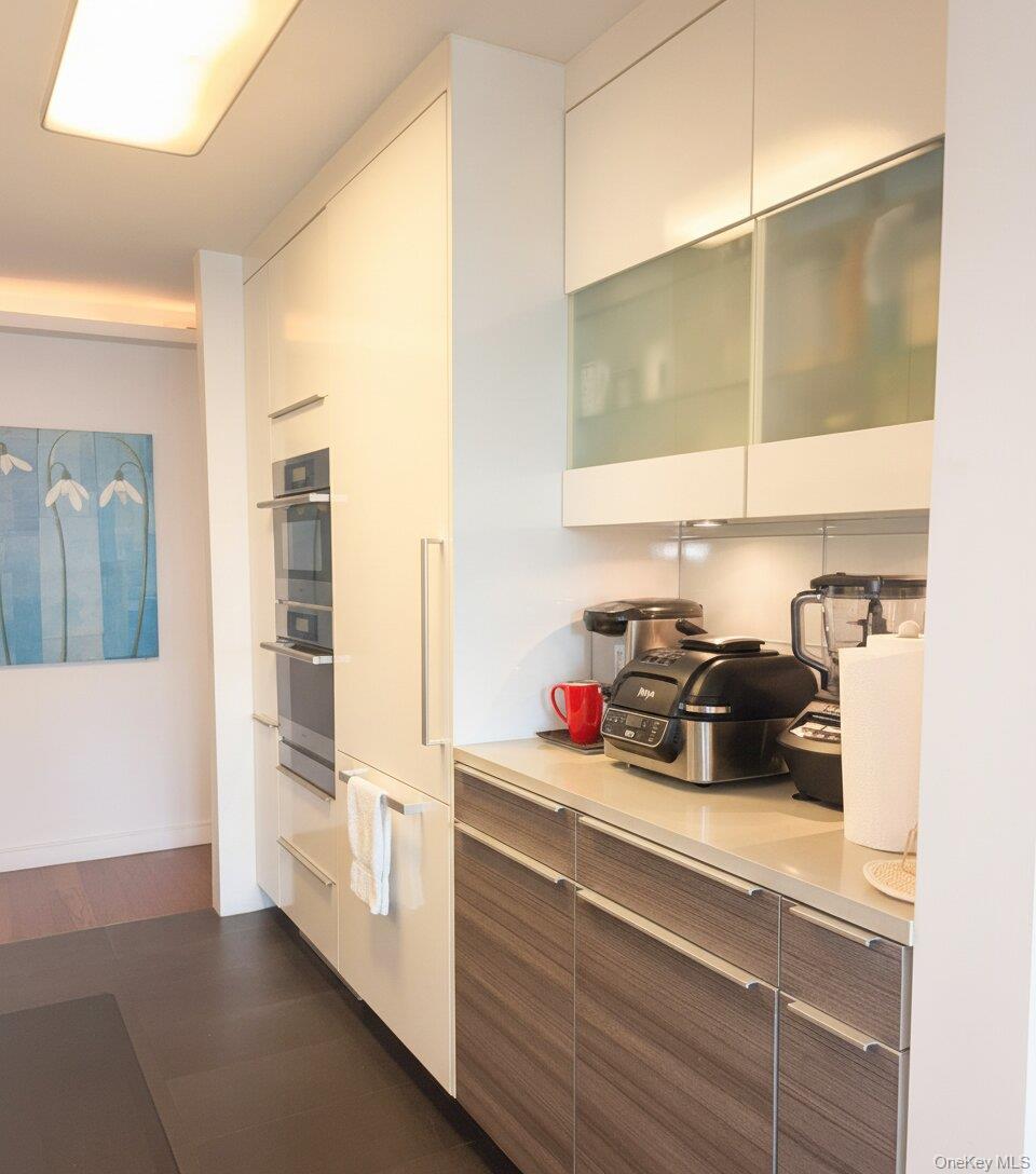 138-10 Franklin Avenue 16PH