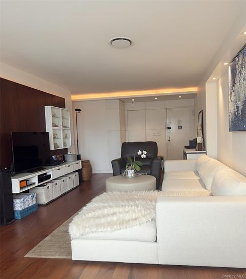 138-10 Franklin Avenue 16PH Flushing NY 11355