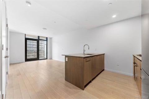 Condo For Sale - 131-02A 40th Road Rd #14B<br/> Flushing, NY 11354
