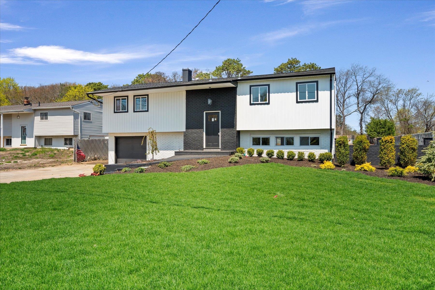 50 Gettysburg Drive, Holbrook, New York image 2