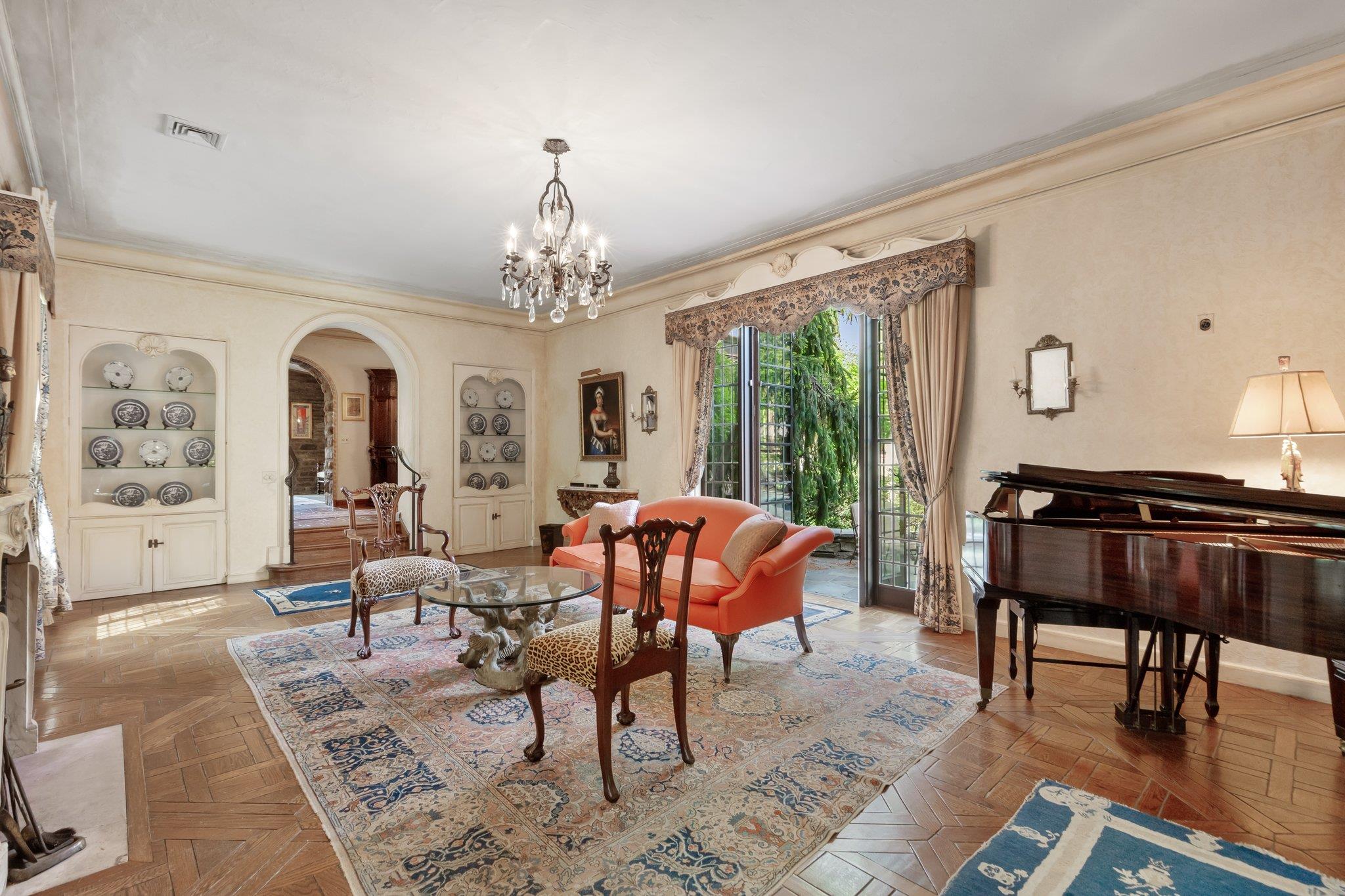 50 Hampshire Road, Bronxville, New York image 10