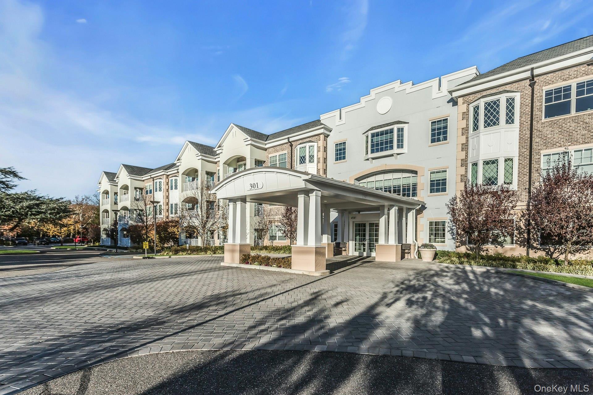 301 Franklin Avenue 311