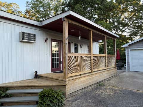 Mobile Home For Sale - 18 Periwinkle<br/> Suffolk County, Bohemia, NY 11716