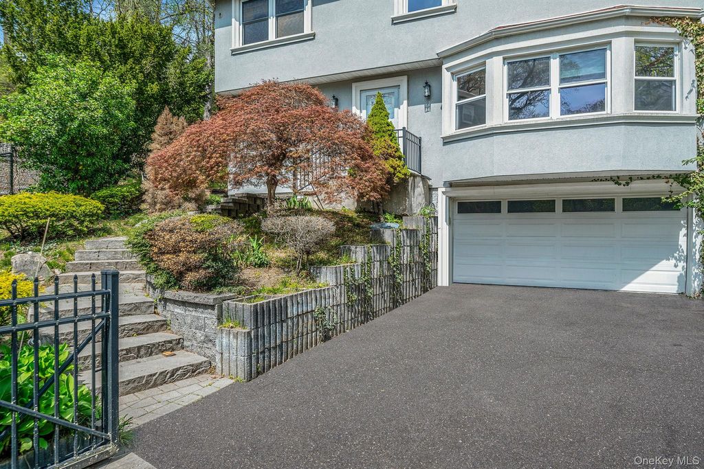 Photo of 210 Mill Dam Court, Centerport, NY 11721 (MLS # 986237)