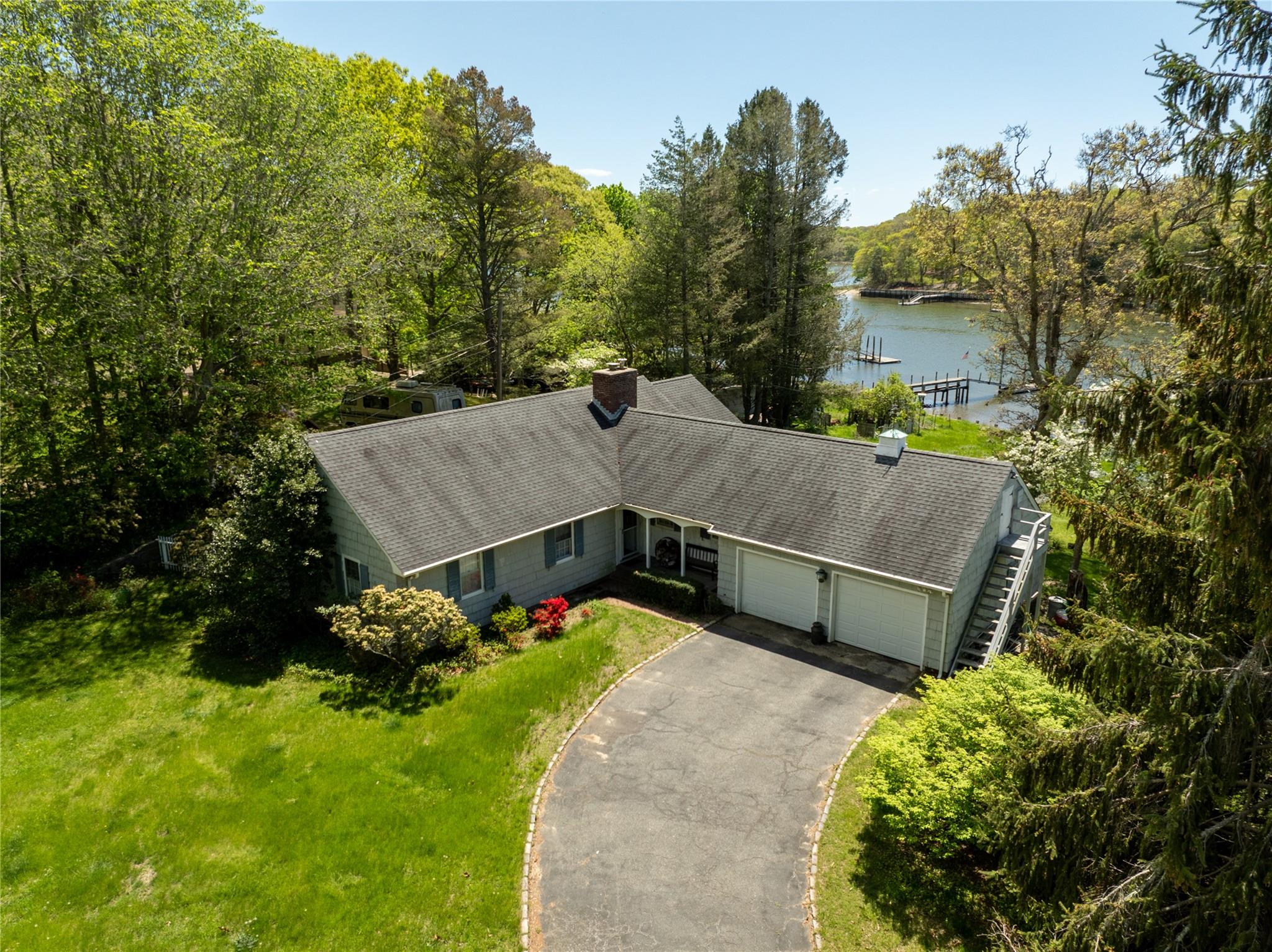 1015 Knollwood Lane, Mattituck, New York image 3
