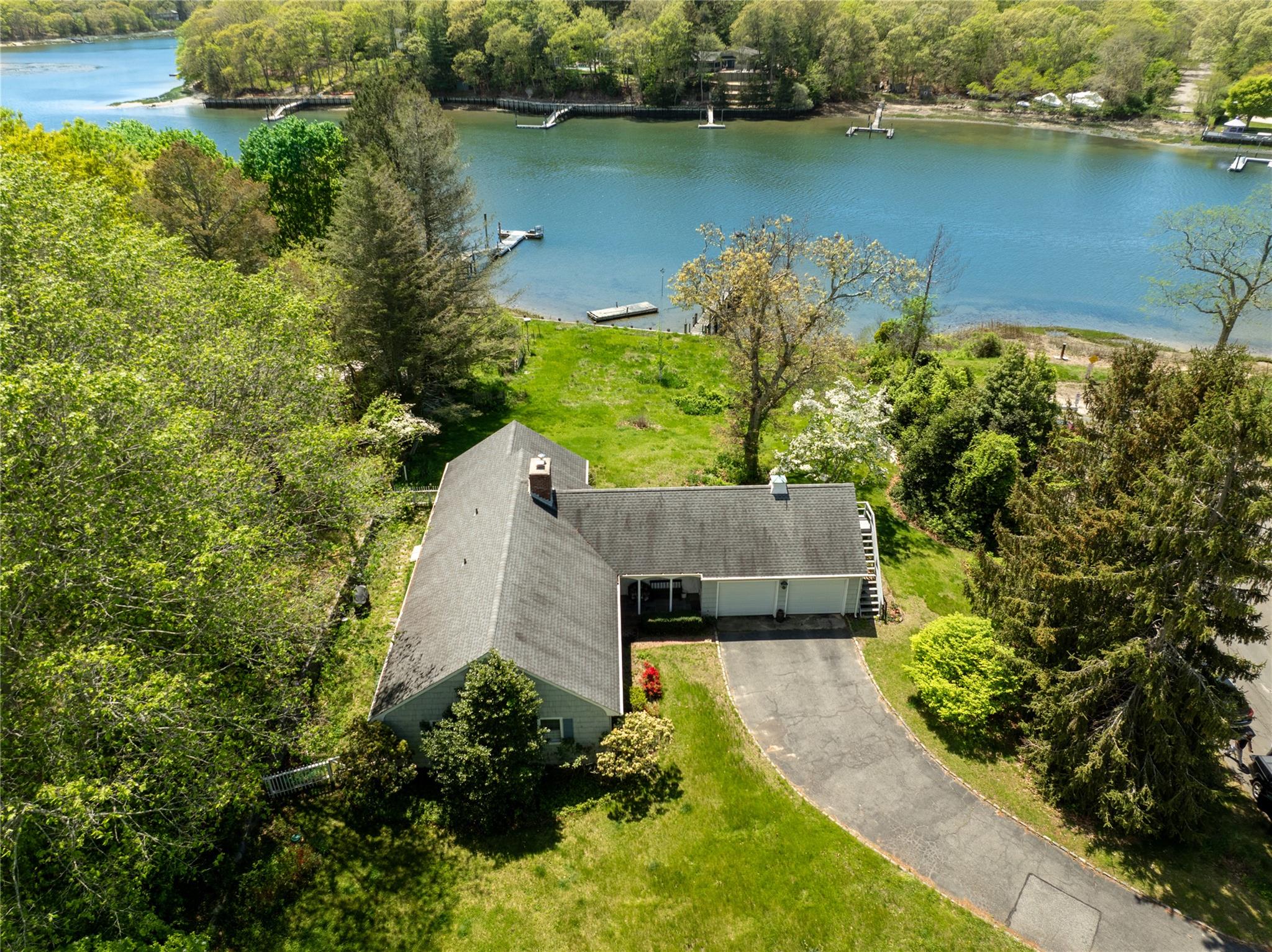 1015 Knollwood Lane, Mattituck, New York image 4