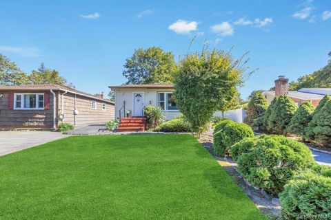 Photo of 155 Jayne Boulevard, Port Jefferson Station, NY 11776 (MLS # 924098)