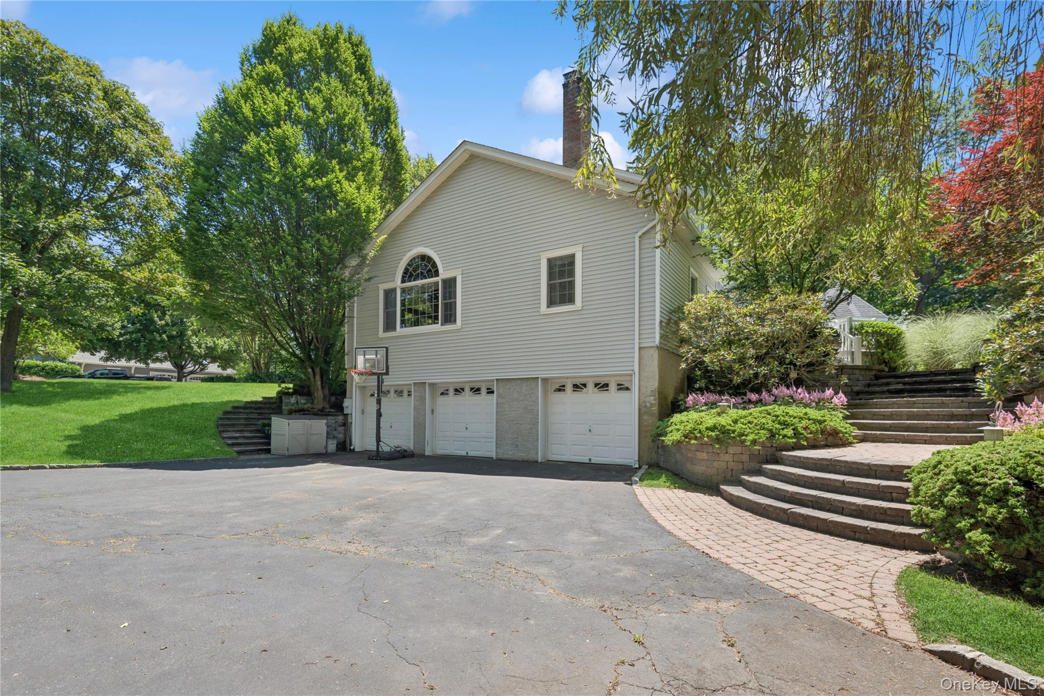 7 Orient Avenue