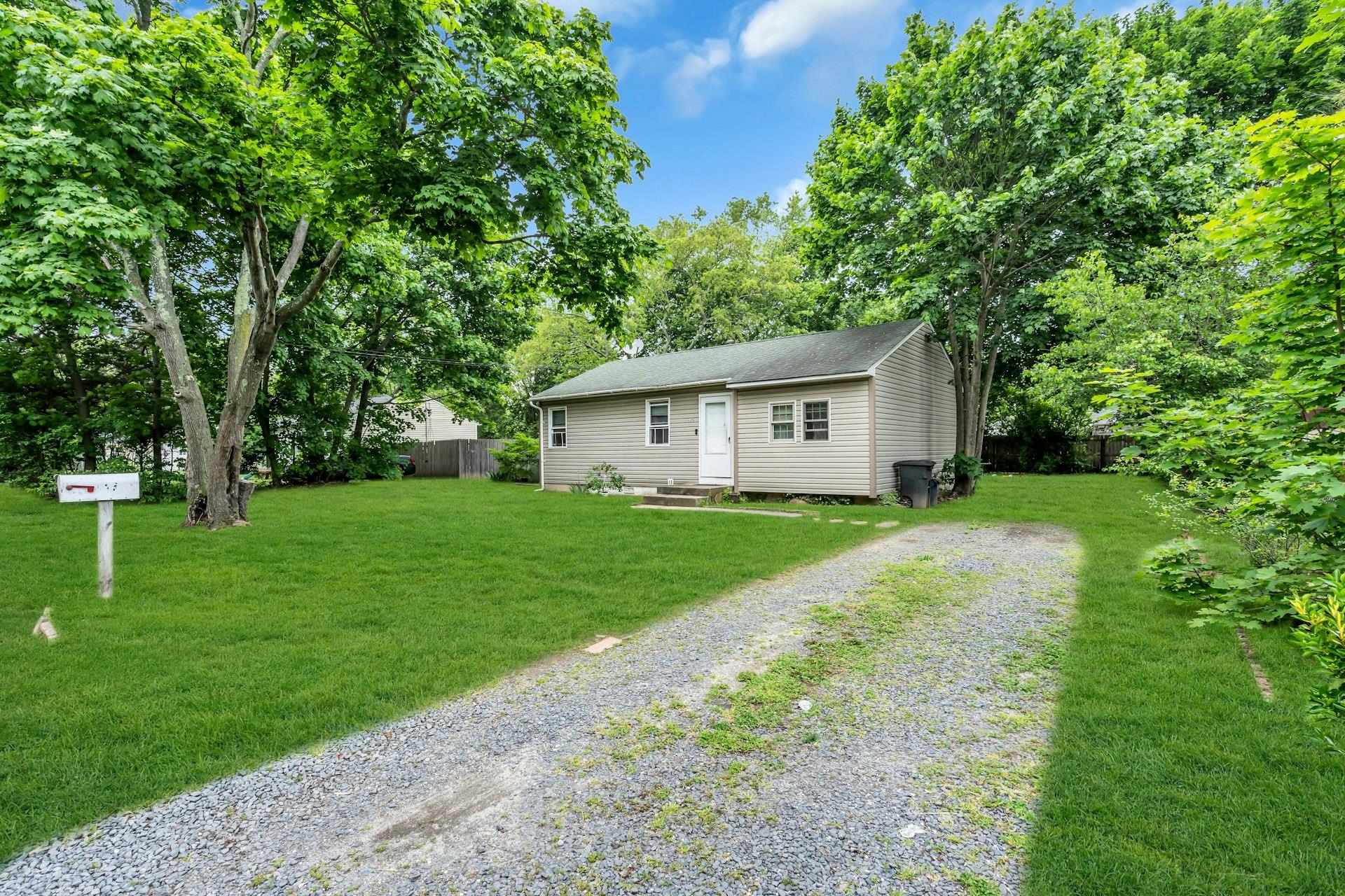 625 Scherger Avenue, East Patchogue, New York image 3