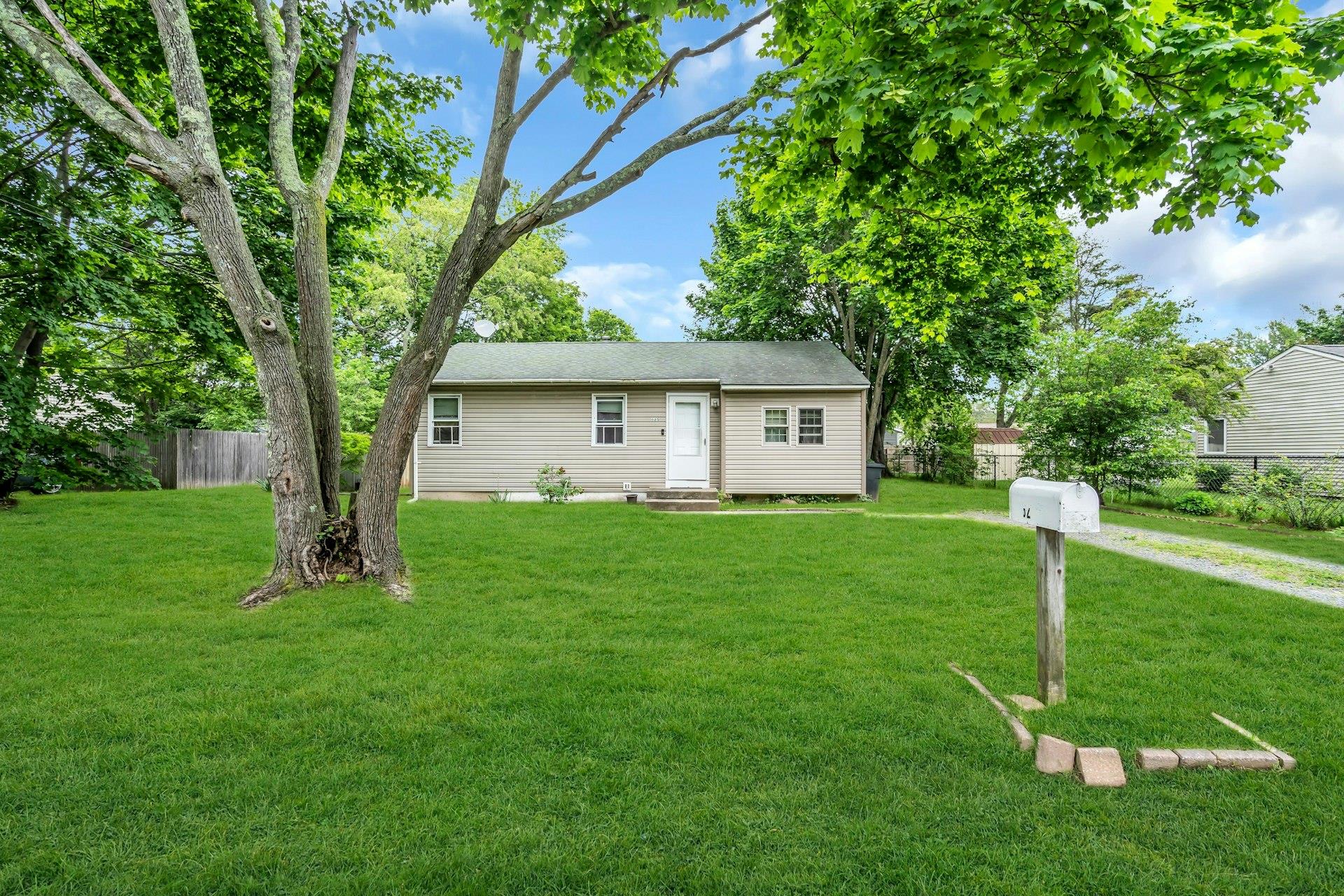 625 Scherger Avenue, East Patchogue, New York image 2