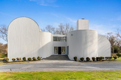 454 E Shore Road Great Neck NY 11024