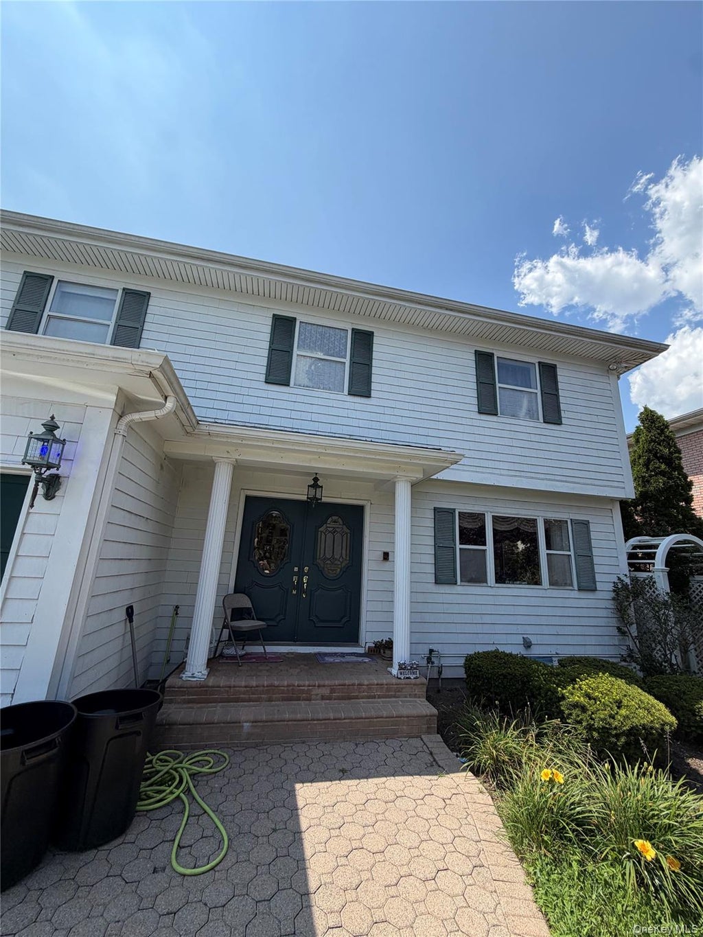 Photo of 6 Melton Drive W, Rockville Centre, NY 11570 (MLS # 1051335)