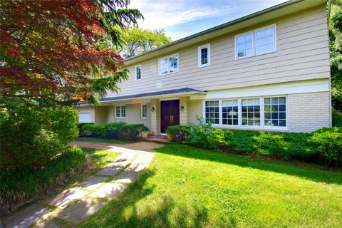 65 Elm Drive East Hills NY 11576