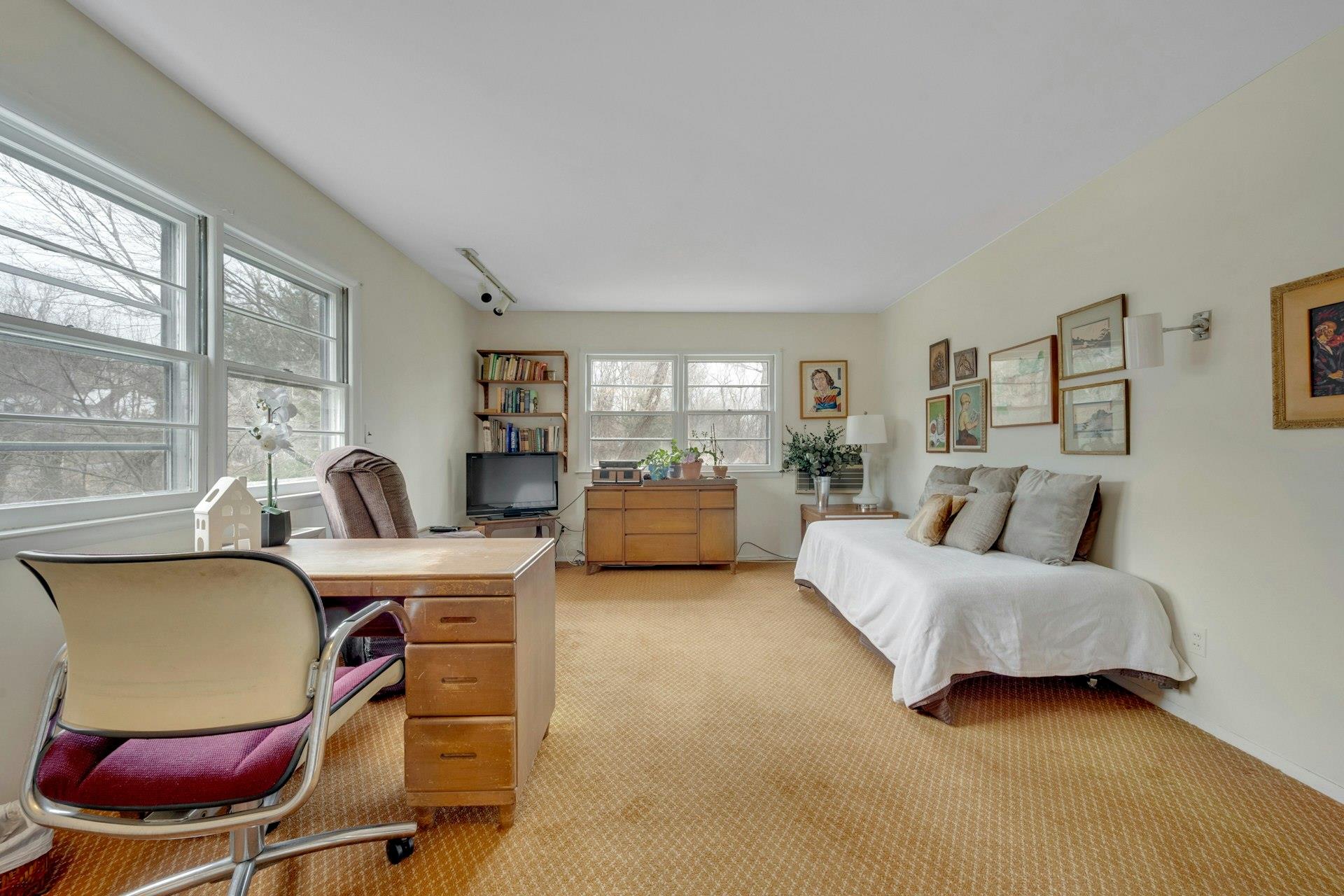 180 N Hampton Drive, White Plains, New York image 24